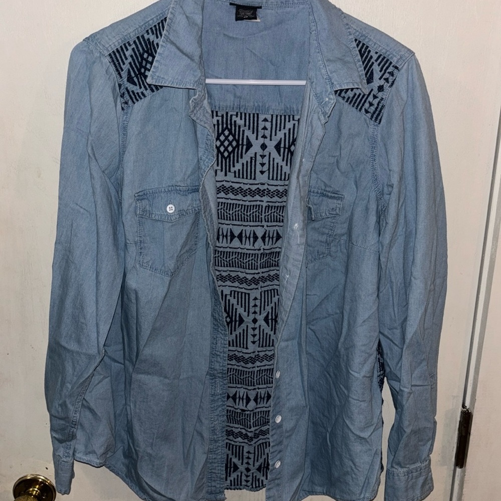 Torrid 00 button up top